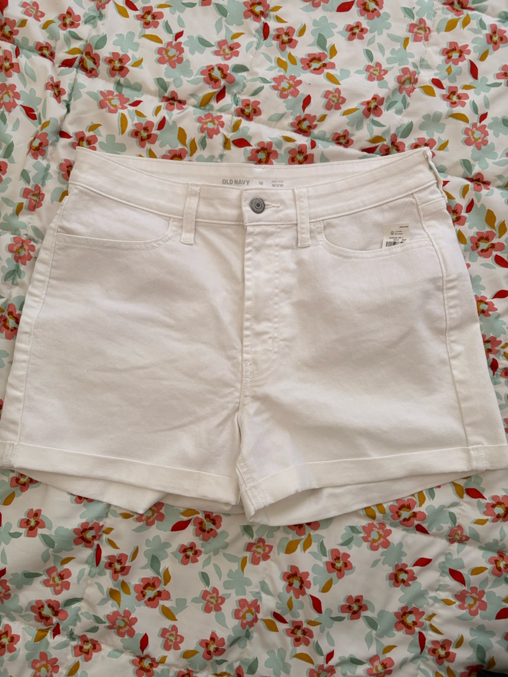 Old Navy White Women's Denim Shorts - Classic Cut *BRAND NEW-NEVER WORN*